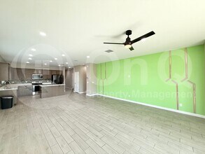 8222 S 44th Gln in Phoenix, AZ - Building Photo - Building Photo
