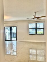 4536 S Aqua Bella Ln in Davie, FL - Building Photo - Building Photo