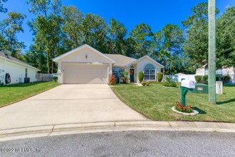 1235 Summer Springs Drive in Middleburg, FL - Building Photo - Building Photo