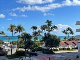 2625 Collins Ave in Miami, FL - Building Photo