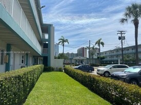 3923 NE 166th St in North Miami Beach, FL - Building Photo