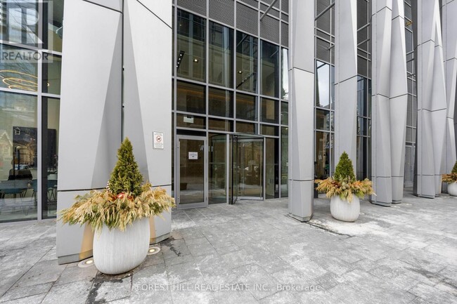 1-4111 Yorkville Ave in Toronto, ON - Building Photo - Building Photo