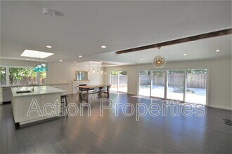 1074 Highlands Cir in Los Altos, CA - Building Photo - Building Photo