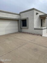 1032 E Michelle Dr in Phoenix, AZ - Building Photo