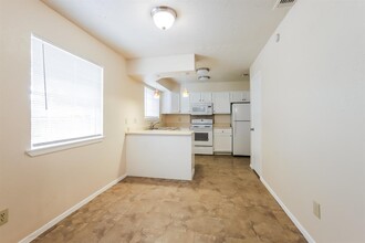 14215 Barker Cypress Rd in Cypress, TX - Building Photo - Building Photo