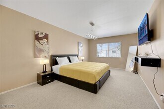 7989 Lisa Dawn Ave in Las Vegas, NV - Building Photo - Building Photo