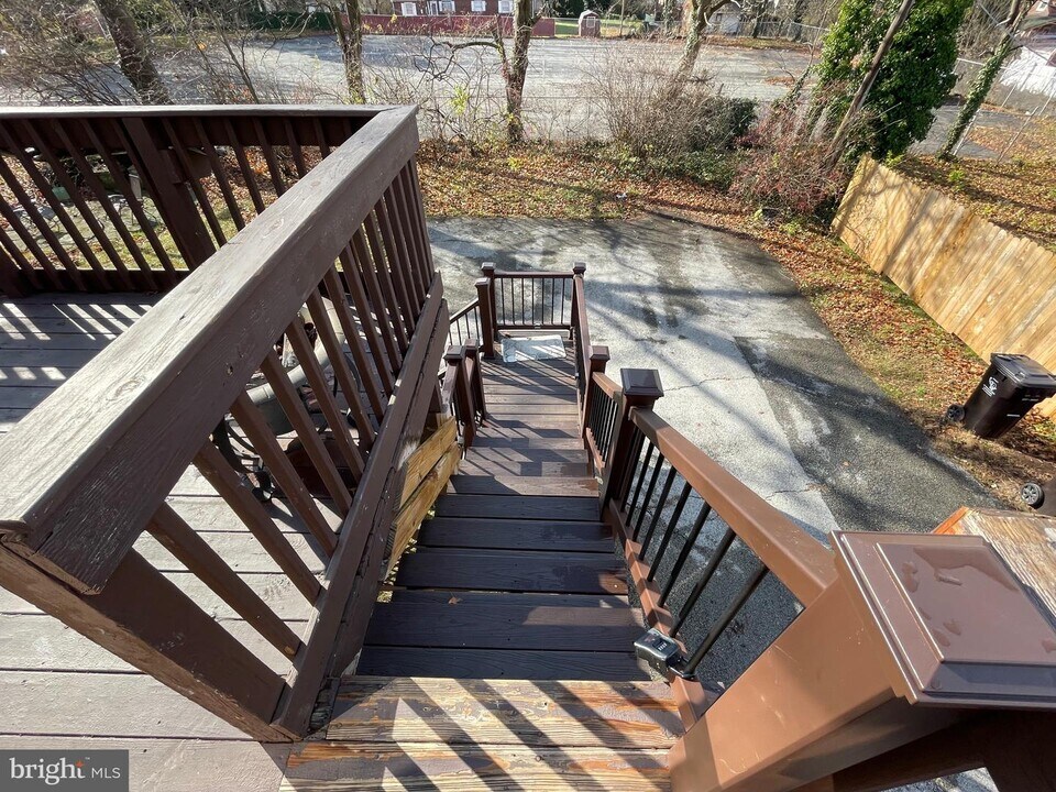 100 W Brown St in Norristown, PA - Building Photo