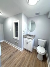 331-339 Naubuc Ave in Glastonbury, CT - Building Photo - Building Photo