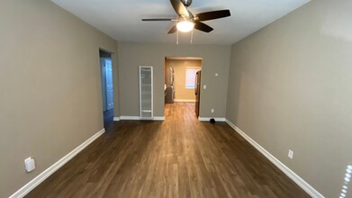 4233 Euclid Ave in San Diego, CA - Foto de edificio - Interior Photo