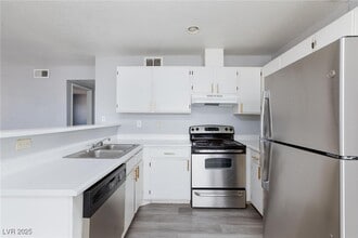 4170 E Tonopah Ave in Las Vegas, NV - Foto de edificio - Building Photo