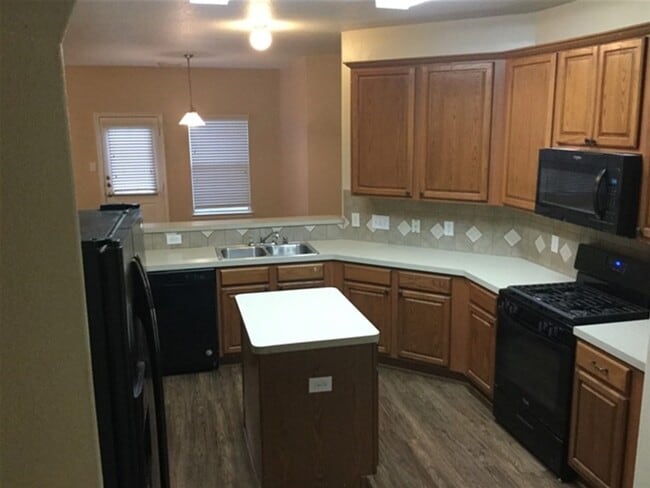 23511 Hidden Maple Dr in Spring, TX - Building Photo - Building Photo