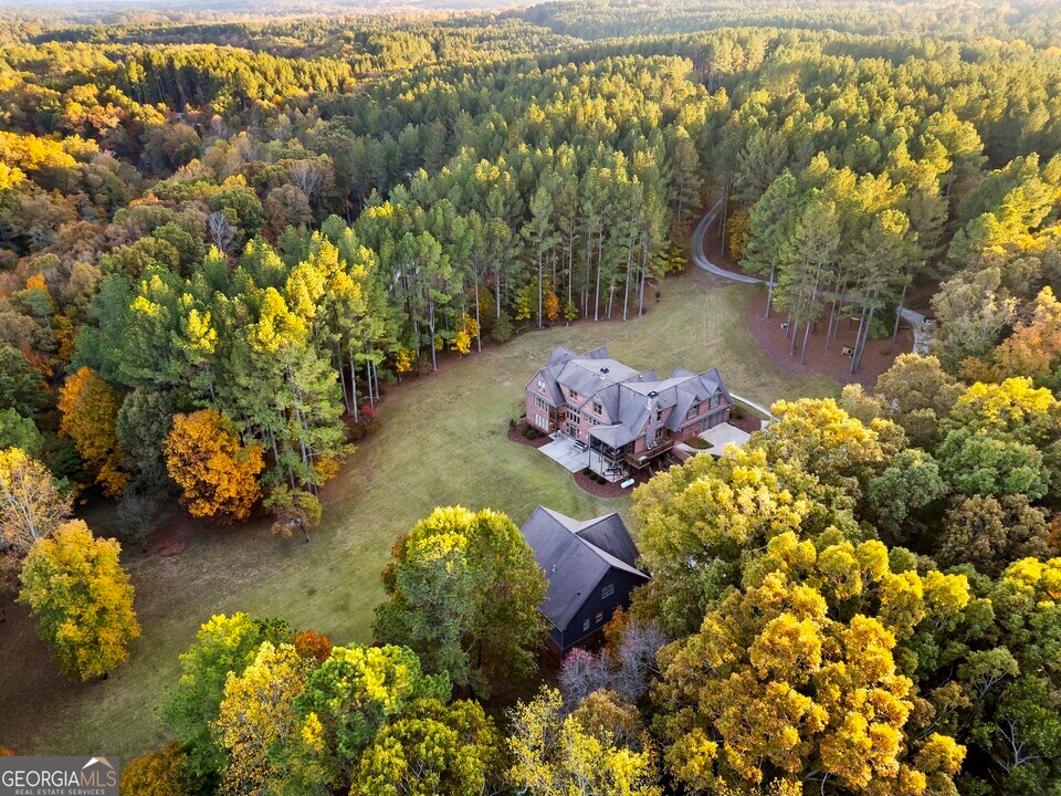 1070 Riverwalk Point in Bishop, GA - Building Photo