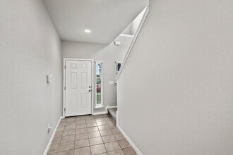 341 Twisted Oaks Ln in Buda, TX - Building Photo - Building Photo