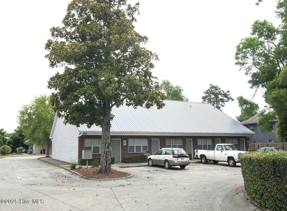 4105 Spirea Dr in Wilmington, NC - Building Photo