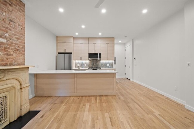 119 Storms Ave in Jersey City, NJ - Building Photo - Building Photo