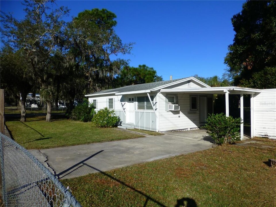 2007 Cemetery Rd in Holiday, FL - Building Photo