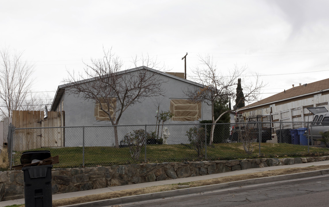 309-311 Melissa Ave in Barstow, CA - Building Photo