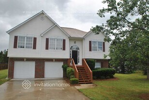 1375 Wimbleton Cove in Hampton, GA - Building Photo