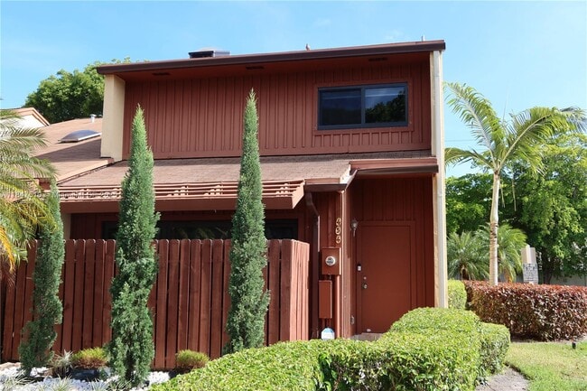 454 SE 14th St in Dania Beach, FL - Building Photo - Building Photo