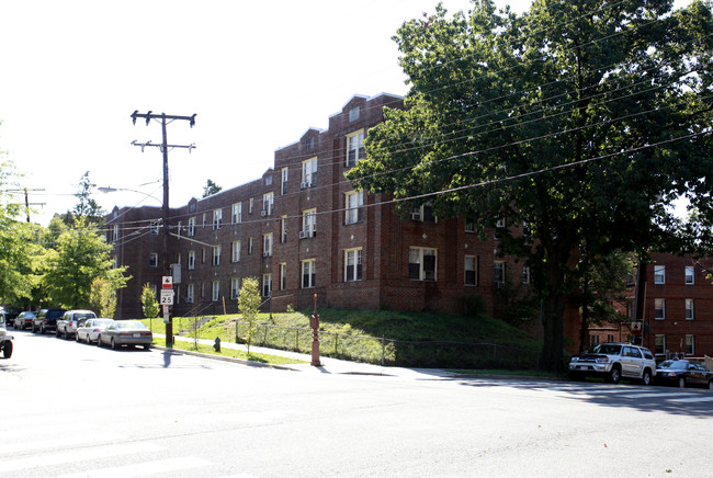 1370-1380 Peabody St NW in Washington, DC - Building Photo - Building Photo