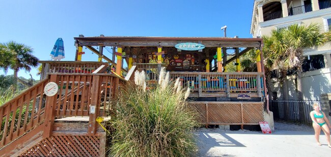 663 William Hilton Pkwy in Hilton Head Island, SC - Foto de edificio - Building Photo