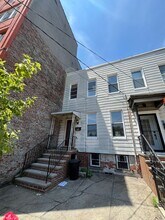 309 Summit Ave in Jersey City, NJ - Building Photo - Building Photo