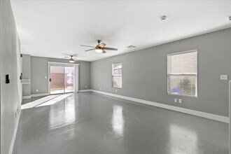 7638 Hope Valley St in Las Vegas, NV - Building Photo - Building Photo