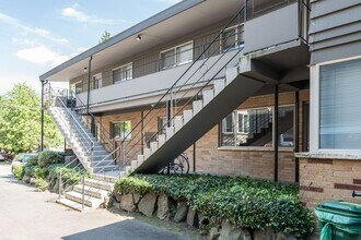 GLP Green Lake Park Apartments in Seattle, WA - Building Photo - Building Photo