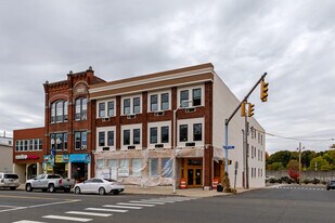 200 Main St in Ansonia, CT - Building Photo