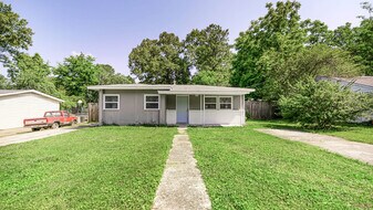 2126 Evans Ave NW in Huntsville, AL - Building Photo