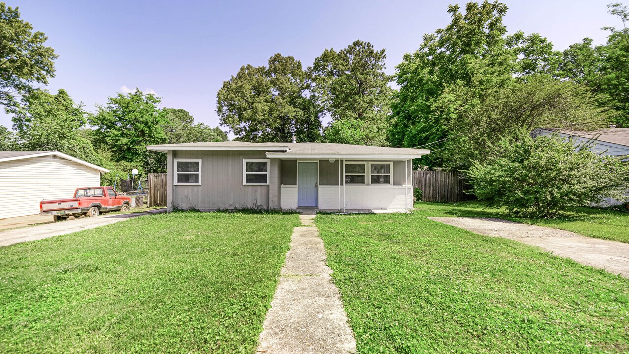 2126 Evans Ave NW in Huntsville, AL - Foto de edificio