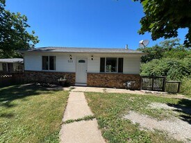 509 Scenic Park Dr in Creve Coeur, IL - Building Photo