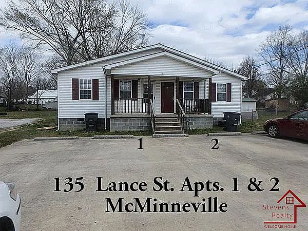 135 Lance St in McMinnville, TN - Building Photo