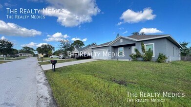 1067 Sheridan Ave NW in Palm Bay, FL - Building Photo - Building Photo