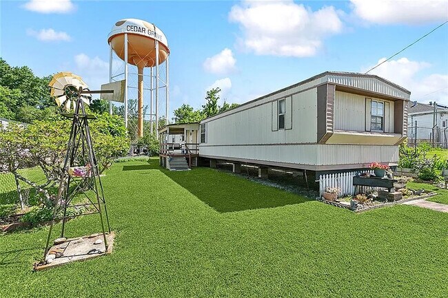 108 Cedar Dr in Belle Chasse, LA - Building Photo - Building Photo