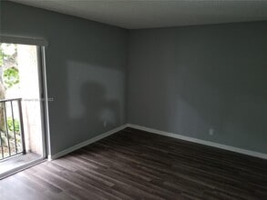 8540 N Sherman Cir, Unit 206 in Miramar, FL - Building Photo - Building Photo