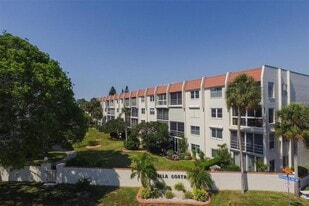 220 Santa Maria St in Venice, FL - Building Photo