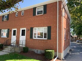 9 Heath Rd in Arlington, MA - Building Photo