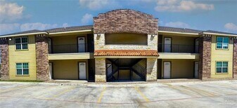 416 E 5th St, Unit B3 in Weslaco, TX - Building Photo