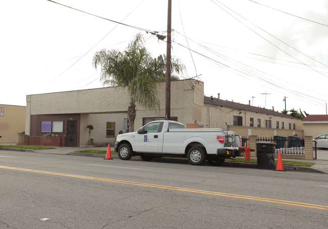 9502-9504 Flower St in Bellflower, CA - Building Photo - Building Photo