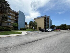 2788 Tennis Club Dr in West Palm Beach, FL - Building Photo - Building Photo