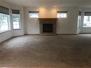 6140 Champagne Shores in Medina, OH - Building Photo - Building Photo