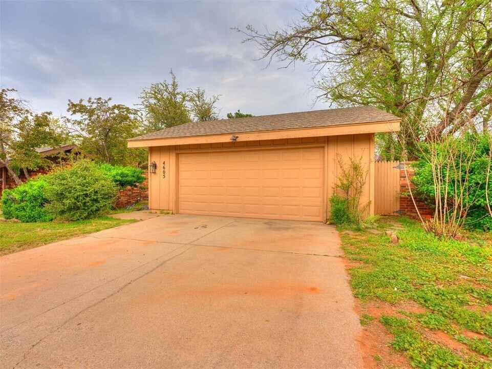 4605 Dove Tree Ln in Oklahoma City, OK - Building Photo