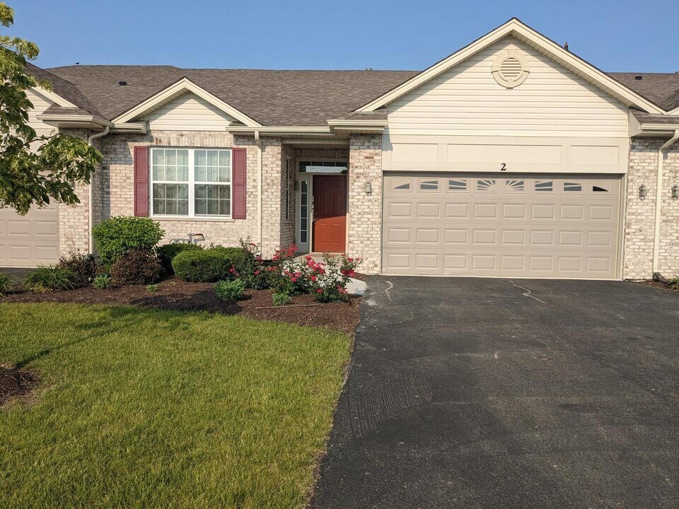 2 Solara Ct in Bolingbrook, IL - Building Photo