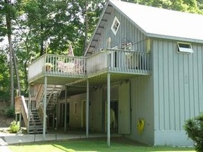 Lakeside Dr in Bemus Point, NY - Foto de edificio - Building Photo