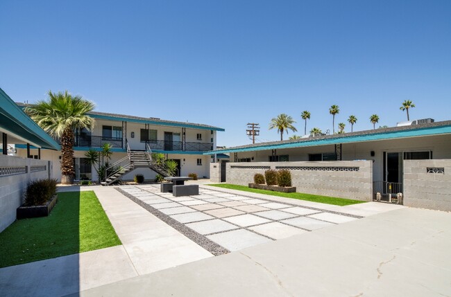 Madison on Maryland in Phoenix, AZ - Foto de edificio - Building Photo