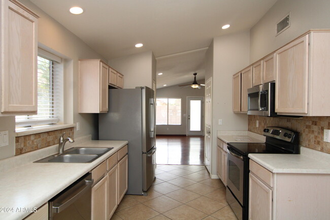 2283 E Pinto Dr in Gilbert, AZ - Building Photo - Building Photo