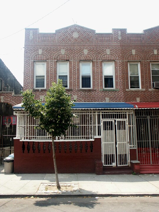 1147 Manor Ave in Bronx, NY - Building Photo