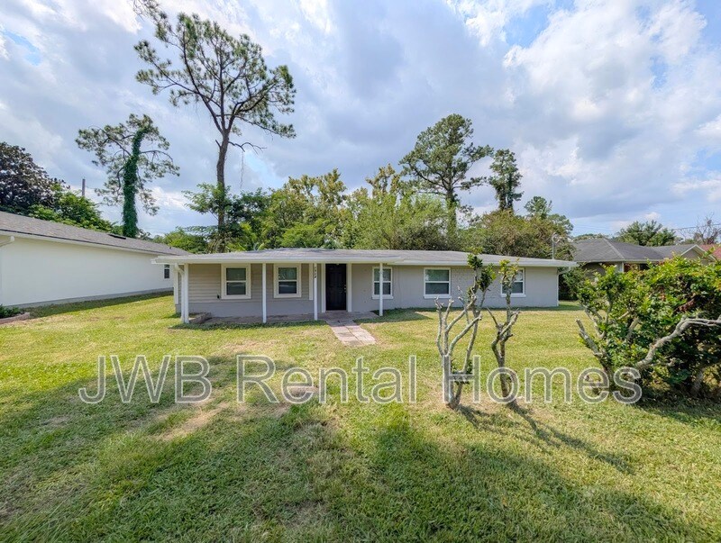 7904 India Ave in Jacksonville, FL - Building Photo