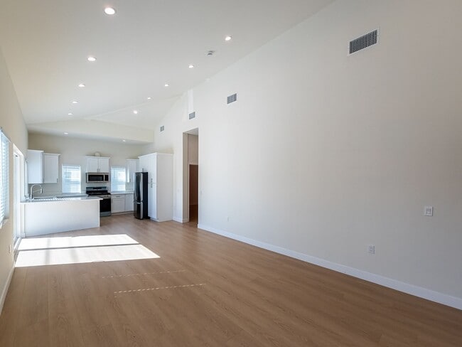 11022 Penrose St. in Los Angeles, CA - Building Photo - Building Photo